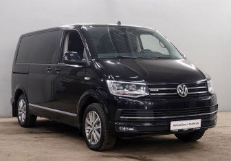 Подержанный автомобиль Volkswagen Caravelle 2017 года (3 фото)