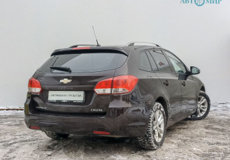Подержанный автомобиль Chevrolet Cruze Wagon 2014 года (5 фото)