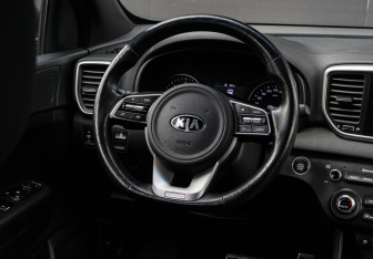 Подержанный автомобиль Kia Sportage 2018 года (14 фото)