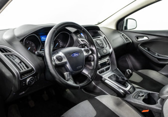 Подержанный автомобиль Ford Focus Wagon 2012 года (9 фото)