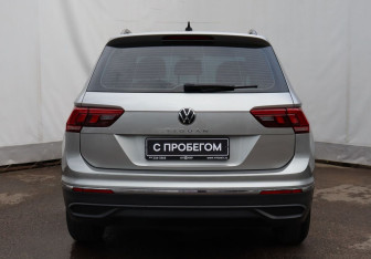 Подержанный автомобиль Volkswagen Tiguan 2021 года (5 фото)
