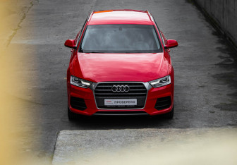 Подержанный автомобиль Audi Q3 2016 года (19 фото)