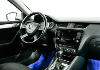 Подержанный автомобиль Skoda Octavia Liftback 2014 года (5 фото)