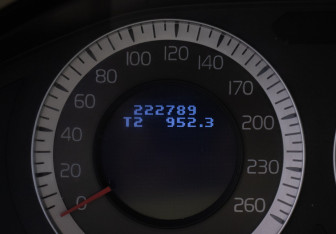 Подержанный автомобиль Volvo XC70 2010 года (12 фото)