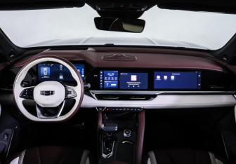 Подержанный автомобиль Geely Monjaro 2023 года (17 фото)