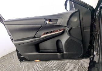 Подержанный автомобиль Toyota Camry Sedan 2014 года (19 фото)