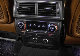 Подержанный автомобиль Audi Q7 2017 года (21 фото)