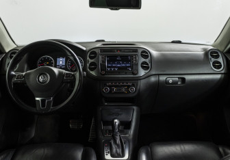 Подержанный автомобиль Volkswagen Tiguan 2011 года (13 фото)