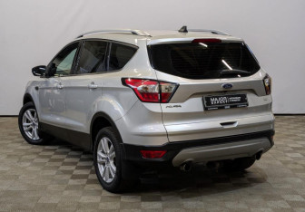 Подержанный автомобиль Ford Kuga 2019 года (7 фото)