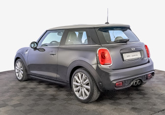 Подержанный автомобиль MINI Hatch 2016 года (7 фото)