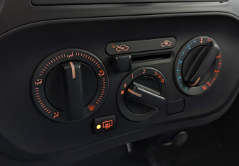 Подержанный автомобиль Nissan Juke 2014 года (26 фото)