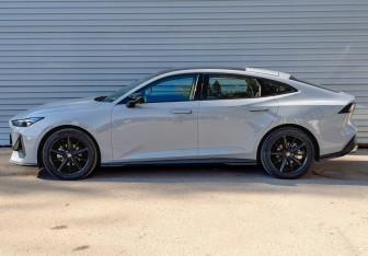 Новый Changan UNI-V 2023 (3 фото)