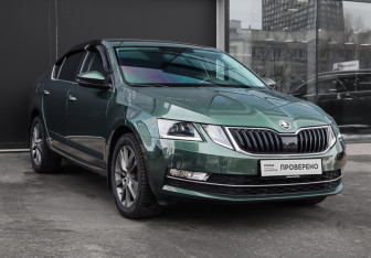 Подержанный автомобиль Skoda Octavia Liftback 2019 года (3 фото)