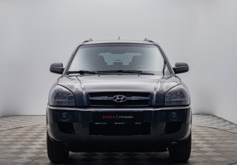 Подержанный автомобиль Hyundai Tucson 2006 года (8 фото)