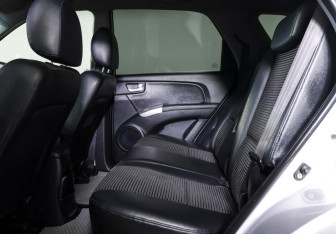 Подержанный автомобиль Kia Sportage 2007 года (11 фото)