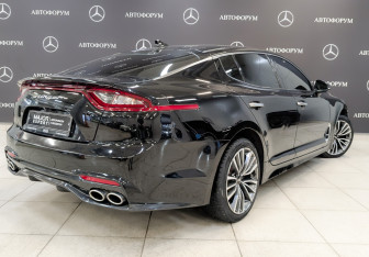 Подержанный автомобиль Kia Stinger 2018 года (5 фото)