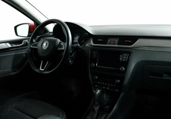 Подержанный автомобиль Skoda Rapid Liftback 2018 года (6 фото)