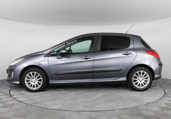 Подержанный автомобиль Peugeot 308 Hatchback 2009 года (8 фото)