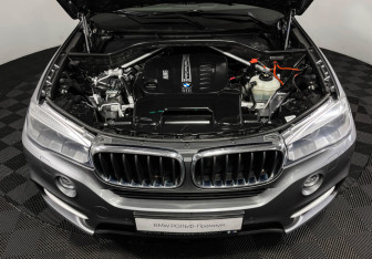 Подержанный автомобиль BMW X5 2017 года (10 фото)