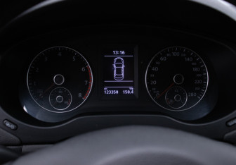 Подержанный автомобиль Volkswagen Jetta Sedan 2012 года (12 фото)