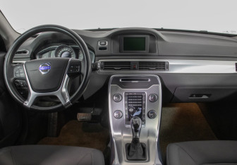 Подержанный автомобиль Volvo XC70 2014 года (13 фото)