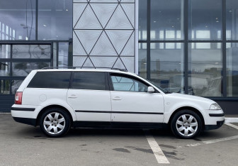 Подержанный автомобиль Volkswagen Passat Wagon 2003 года (4 фото)