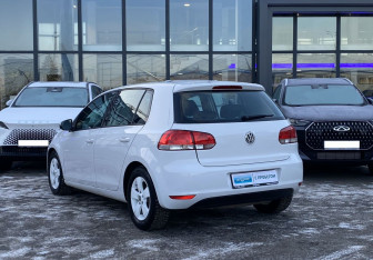 Подержанный автомобиль Volkswagen Golf Hatchback 2011 года (7 фото)