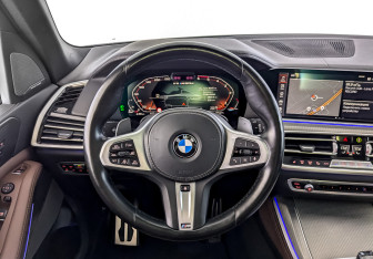 Подержанный автомобиль BMW X5 2020 года (23 фото)