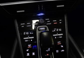 Подержанный автомобиль Porsche Cayenne 2019 года (21 фото)