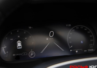 Подержанный автомобиль Toyota RAV4 2025 года (9 фото)