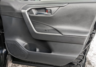 Подержанный автомобиль Toyota RAV4 2021 года (23 фото)