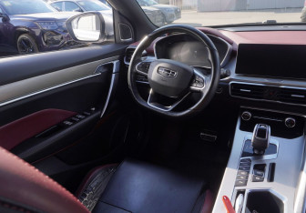 Подержанный автомобиль Geely Coolray 2021 года (12 фото)