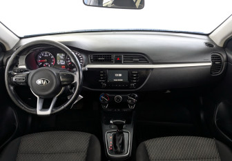 Подержанный автомобиль Kia Rio Hatchback 2019 года (23 фото)