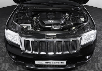 Подержанный автомобиль Jeep Grand Cherokee 2012 года (9 фото)