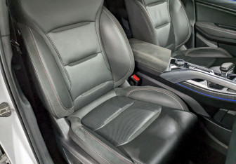 Подержанный автомобиль Geely Tugella 2023 года (22 фото)