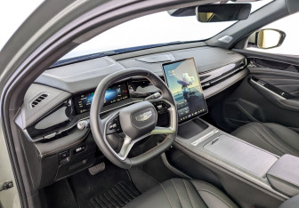 Подержанный автомобиль Geely Preface 2024 года (16 фото)
