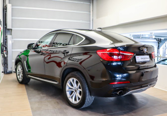 Подержанный автомобиль BMW X6 2016 года (5 фото)