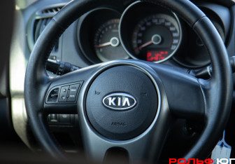 Подержанный автомобиль Ford Focus Sedan 2006 года (12 фото)