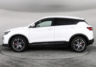 Подержанный автомобиль Geely Coolray 2023 года (8 фото)