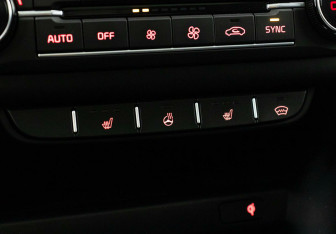 Подержанный автомобиль Kia Ceed Hatchback 2018 года (12 фото)