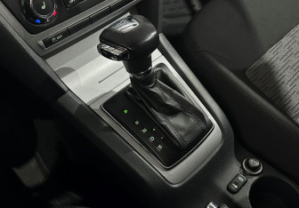 Подержанный автомобиль Skoda Octavia Liftback 2013 года (15 фото)