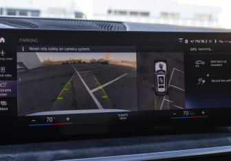 Подержанный автомобиль BMW X7 2022 года (18 фото)