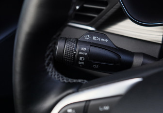 Подержанный автомобиль Geely Atlas Pro 2024 года (25 фото)