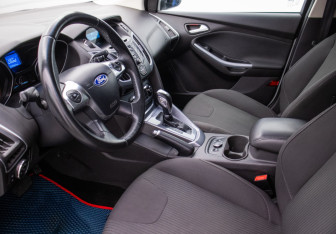 Подержанный автомобиль Ford Focus Wagon 2013 года (10 фото)