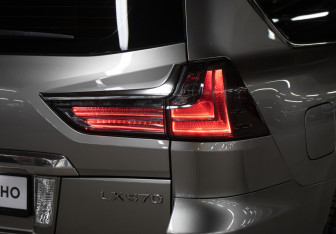 Подержанный автомобиль Lexus LX 2017 года (29 фото)