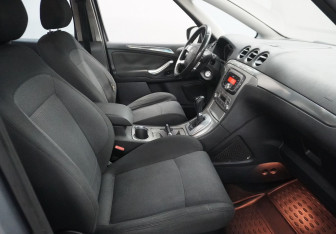 Подержанный автомобиль Ford S-MAX 2008 года (9 фото)