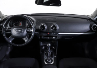 Подержанный автомобиль Audi A3 Hatchback 2013 года (12 фото)