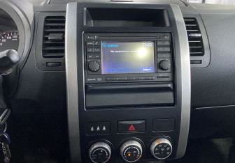 Подержанный автомобиль Nissan X-Trail 2011 года (14 фото)