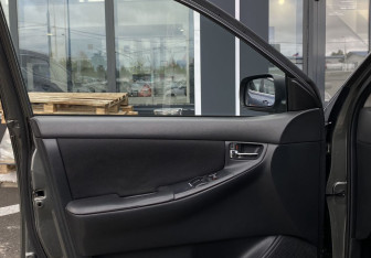 Подержанный автомобиль Toyota Corolla Sedan 2006 года (15 фото)