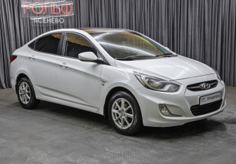 Подержанный автомобиль Hyundai Solaris Sedan 2011 года (3 фото)